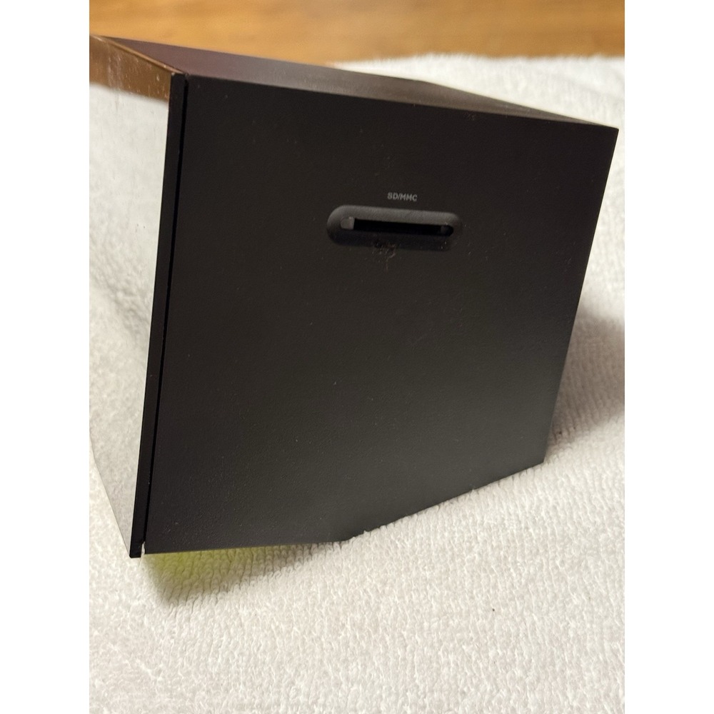 D-Link Boxee TV digital media Box, With Remote , No Power Cord - Picture 2 of 5